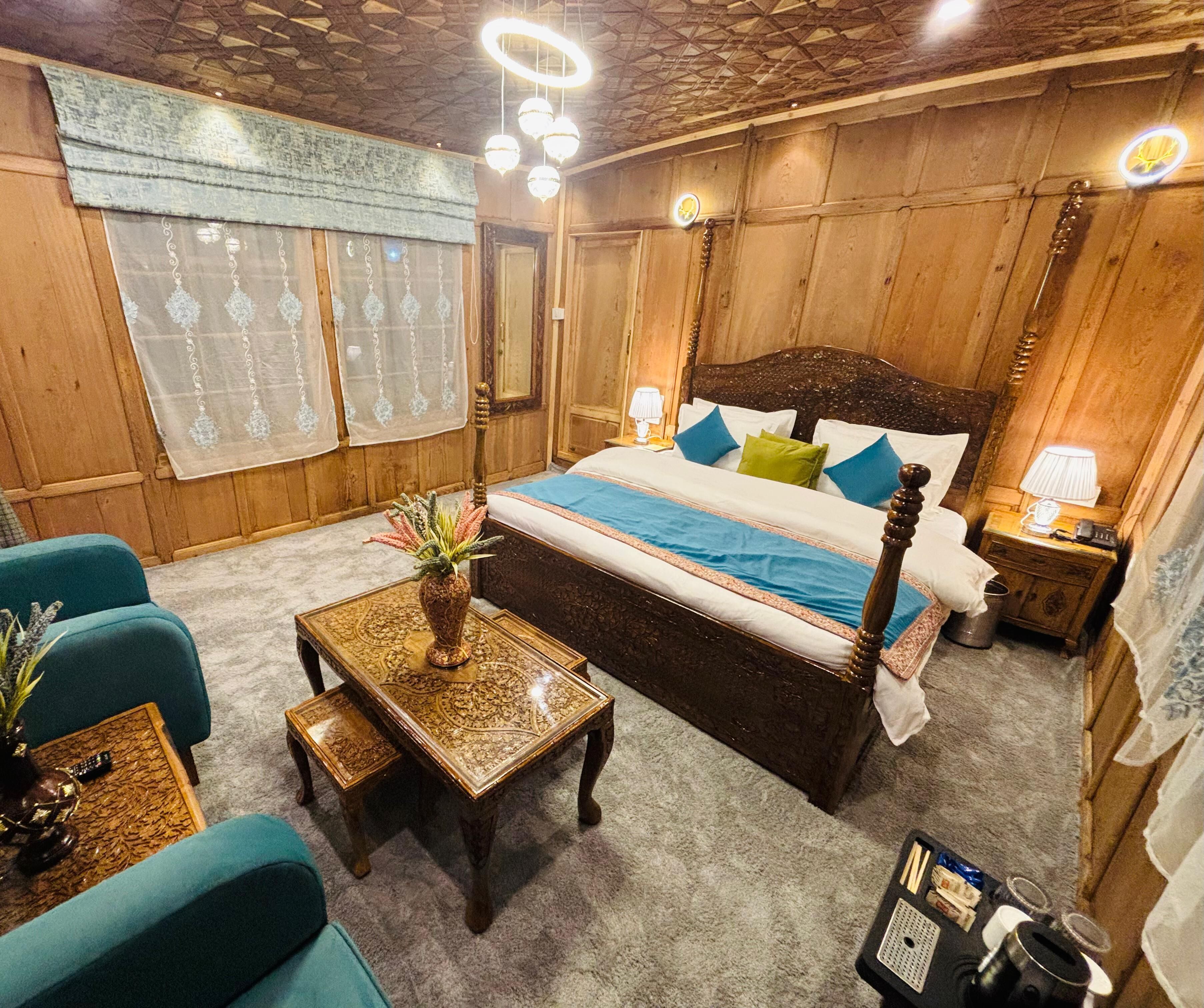 Luxury Double Room, Lake View | Desk, laptop workspace, free WiFi