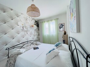 1 Schlafzimmer, Bügeleisen/Bügelbrett, Reisekinderbett, kostenloses WLAN