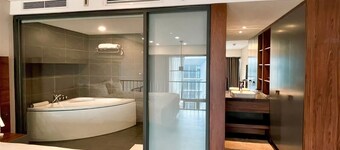 L'A Suites Pentstudio West Leak Hanoi
