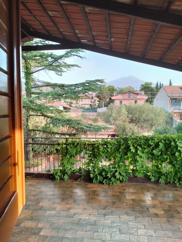 On the slopes of Etna to spend moments of absolute relaxation home Sunshine