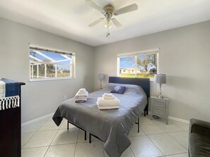 3 bedrooms, iron/ironing board, WiFi, bed sheets