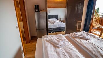 Apartment | 1 bedroom, bed sheets