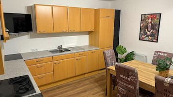 Apartment | Eigene Küche | Kühlschrank, Mikrowelle, Ofen, Geschirrspüler