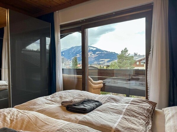 Apartment | 1 bedroom, bed sheets