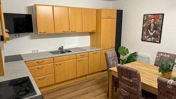 Apartment | Eigene Küche | Kühlschrank, Mikrowelle, Ofen, Geschirrspüler