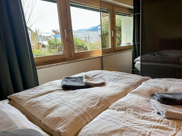 Apartment | 2 bedrooms, individually furnished, bed sheets