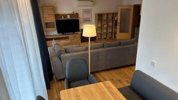Apartment | Dining