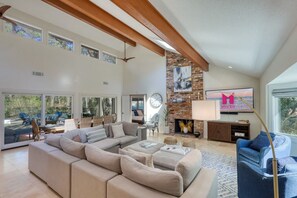 Smart TV, table tennis, books, stereo