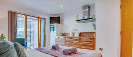 Apartemen Klasik, 1 Tempat Tidur King, Bebas Asap Rokok | 1 kamar tidur, kedap suara, setrika/meja setrika, dan Wi-Fi gratis