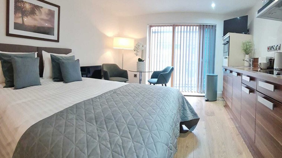 Sheffield 3rd fl City Studio Apartment