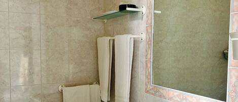 In-room safe, desk, free WiFi