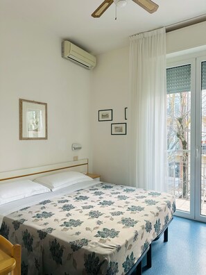 Double or Twin Room | In-room safe, desk, free WiFi - Hotel Erika (Rimini)