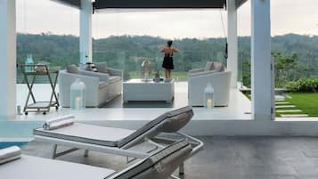 Sun deck