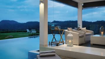 Outdoor pool, pool loungers