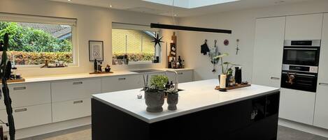 Oppvaskmaskin og kaffetrakter/tekoker