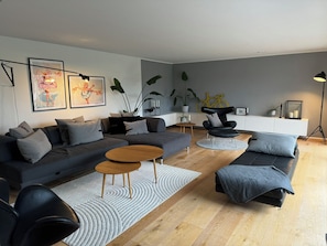 Smart-tv, tafelvoetbal en een printer