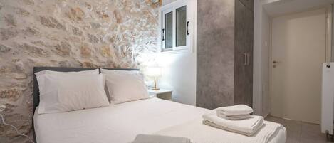 1 soverom, strykejern/-brett, wi-fi og sengetøy