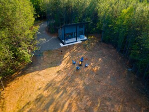 Exterior - Charming 2-bedroom tiny home near wineries and hiking, with hot-tub.  (Schuyler)