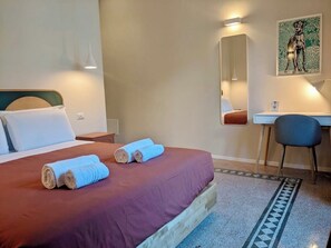 2 chambres, bureau, fer et planche à repasser, Wi-Fi gratuit