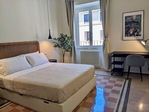 2 Schlafzimmer, Schreibtisch, Bügeleisen/Bügelbrett, kostenloses WLAN