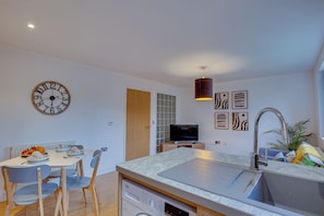 Classic Apartment, 2 Bedrooms, Non Smoking | Living area | Flat-screen TV - Doncaster 1st floor Apartment  (Doncaster)