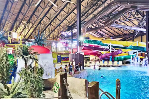 Cranmore Retreat, Walk to Slopes, Hot Tub, Game Room, Dog-Friendly, Sleeps 16+