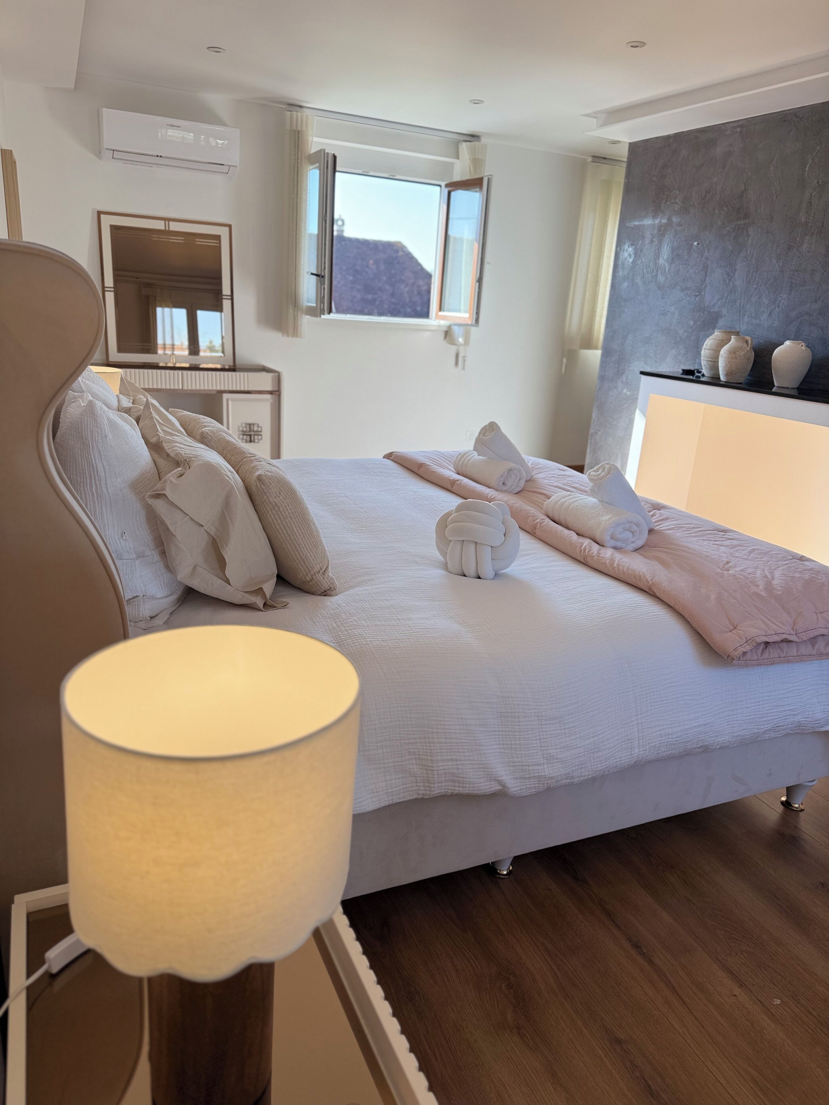 4 soverom, strykejern/-brett, reiseseng for barn og wi-fi (inkludert)