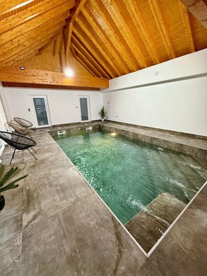 Indoor pool, a heated pool - L'écrin de Rosheim - exceptional villa - swimming pool (Rosheim)