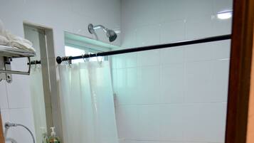 Handdukar och toalettpapper