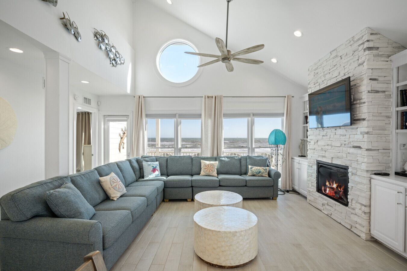 智能電視、書籍