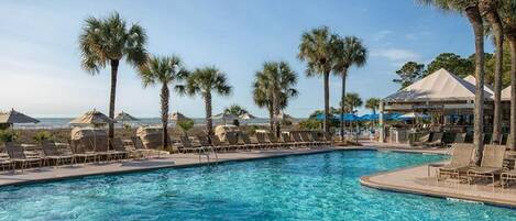 Piscine couverte, piscine extérieure