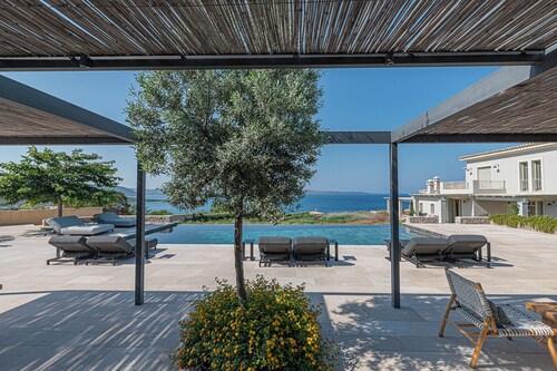 Escape here,where comfort,nature&view come to create an unforgettable experience