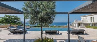 Escape here,where comfort,nature&view come to create an unforgettable experience