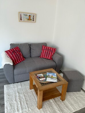 Smart TV - 🌿Cozy apartment with terrace & garden view - quiet & well equipped (Emden)