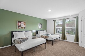 2 bedrooms, desk, iron/ironing board, WiFi