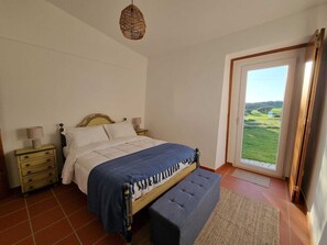 Cottage Deluxe, 2 phòng ngủ | Bộ đồ giường cao cấp, nệm cao su hoạt tính (memory foam)