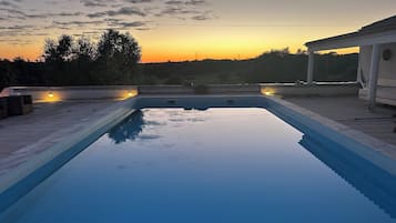 Seasonal outdoor pool