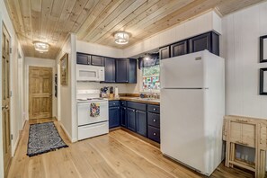 Microwave, oven, stovetop, coffee/tea maker