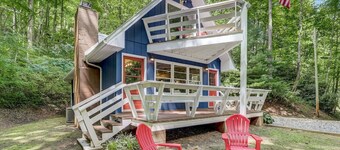 3-bedroom chalet in marvelous Whittier with fireplace, private balcony