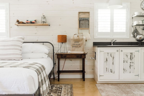 1 habitación, tabla de planchar con plancha, wifi y ropa de cama 