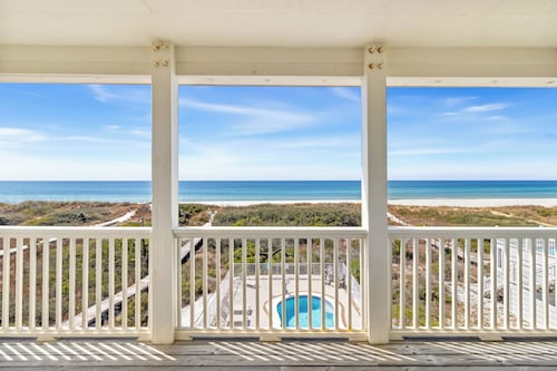 4bd/4ba gulf front home w/pool and private beach access on North Cape San Blas