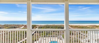 4bd/4ba gulf front home w/pool and private beach access on North Cape San Blas