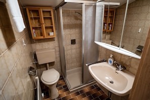 Apartment | Bathroom