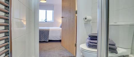 Departamento clásico, 1 cama King size y sofá cama, para no fumadores | Baño