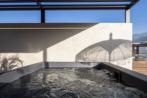 室外 SPA 浴池