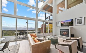 Televisión, chimenea