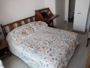 6 quartos, Wi-Fi, roupa de cama
