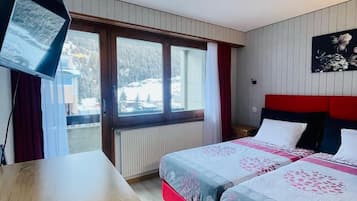 Chambre Classique Double ou avec lits jumeaux, balcon, vue montagne