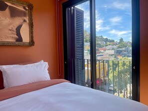 1 chambre, fer et planche à repasser, accès Internet