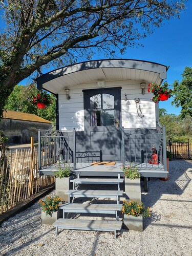 La roulotte Domaine de la tapie de Bouchet - en Camargue